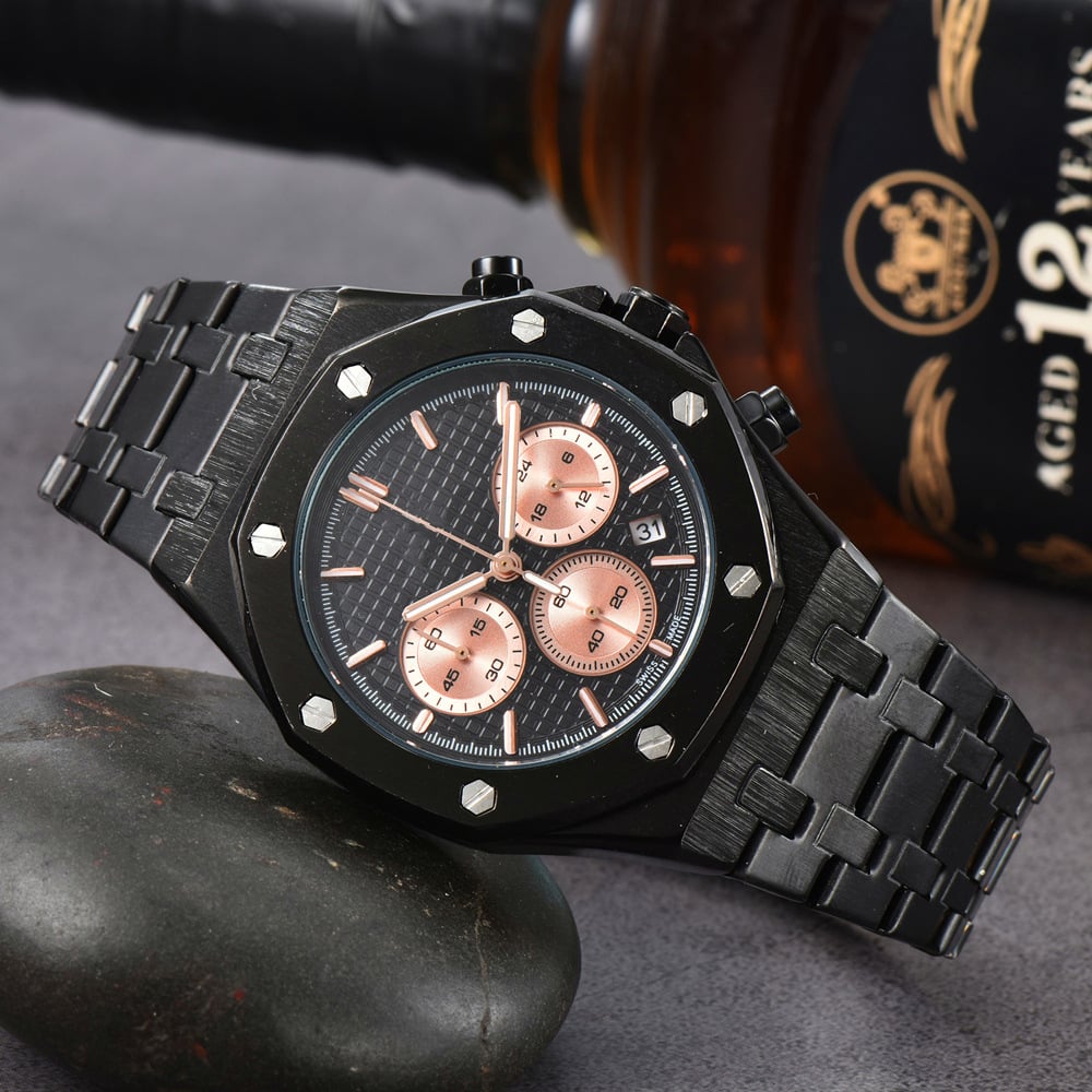 Classic Large Dial Luminous Steel Bracelet Quartz Six-Hand Date Watch