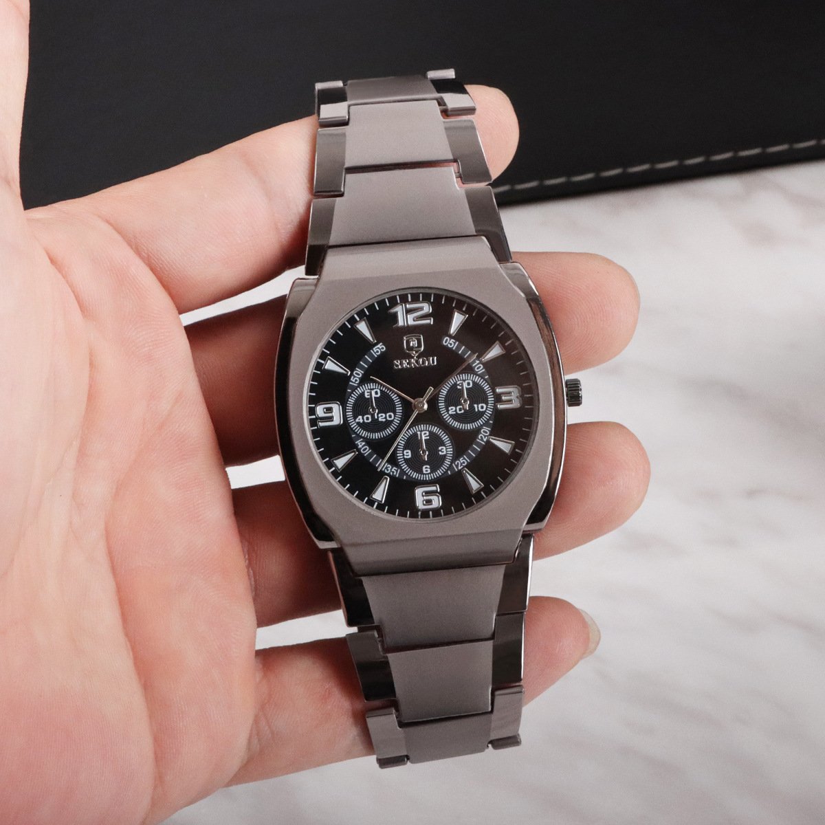 Alloy-Case Quartz Watch