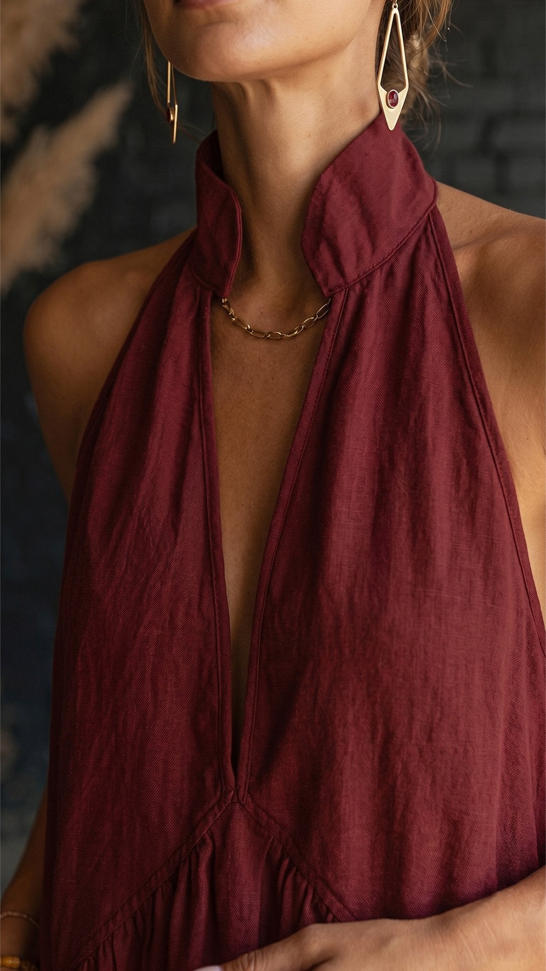 🕊️ THE HALTER SCULPT MAXI: HIGH NECK, DEEP V CUTOUT, HIDDEN POCKETS — YOUR MOST EFFORTLESS STATEMENT DRESS 🕊️