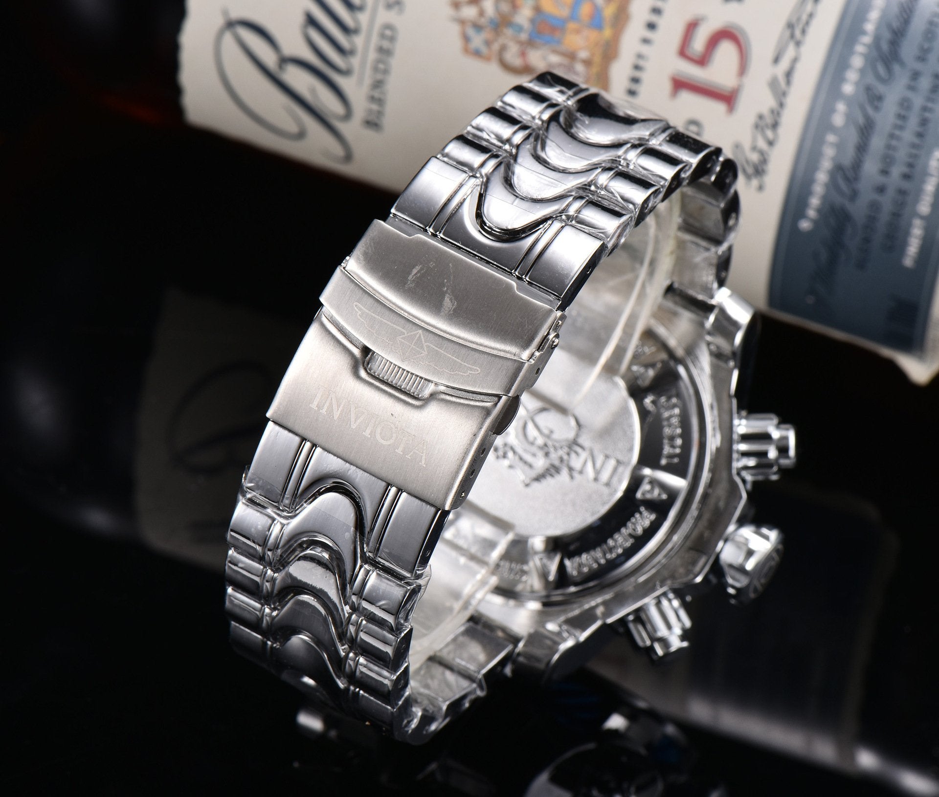 Men's Watch: Large-Dial Steel-Strap Sports Watch