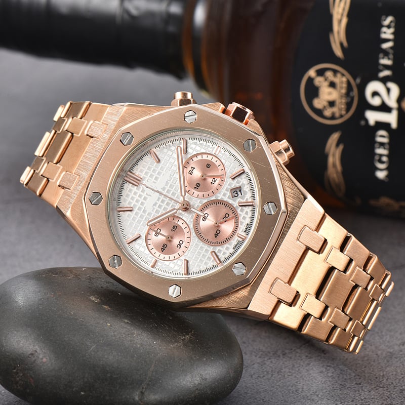Classic Large Dial Luminous Steel Bracelet Quartz Six-Hand Date Watch