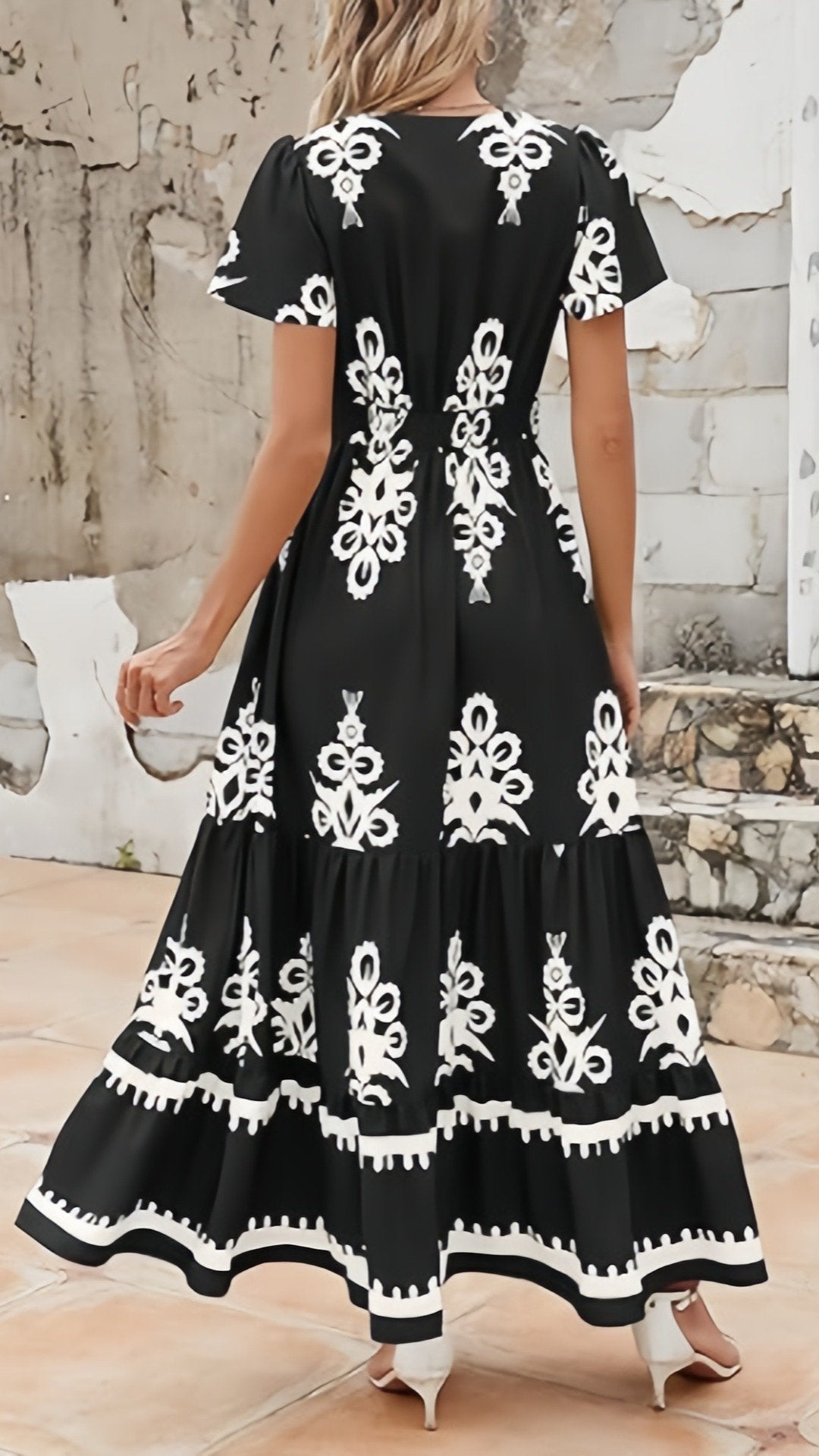 🌸 THE BELL SLEEVE BOHO MAXI: V-NECK, TIERED FLORALS, POCKETS — YOUR DREAM SUMMER DRESS HAS ARRIVED 🌸