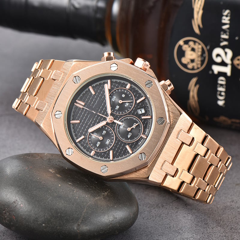 Classic Large Dial Luminous Steel Bracelet Quartz Six-Hand Date Watch