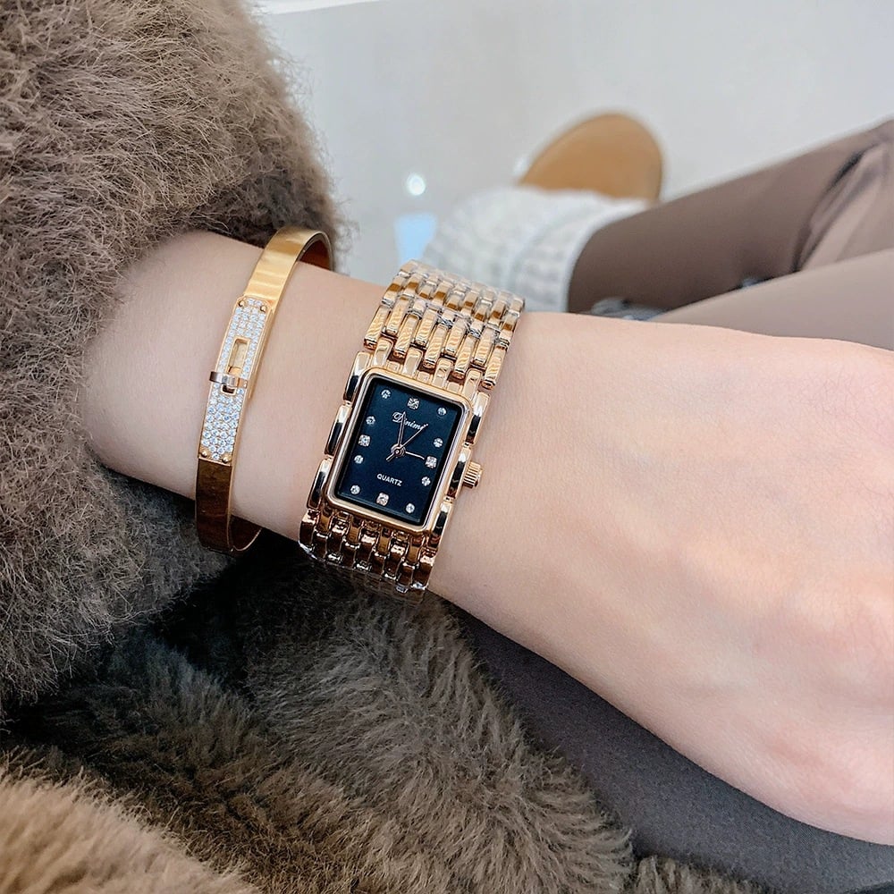 Vintage-style rectangular chain-strap women's watch