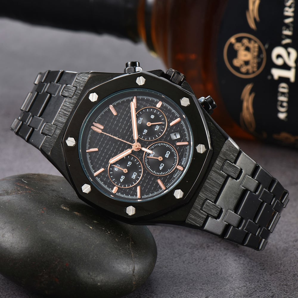 Classic Large Dial Luminous Steel Bracelet Quartz Six-Hand Date Watch