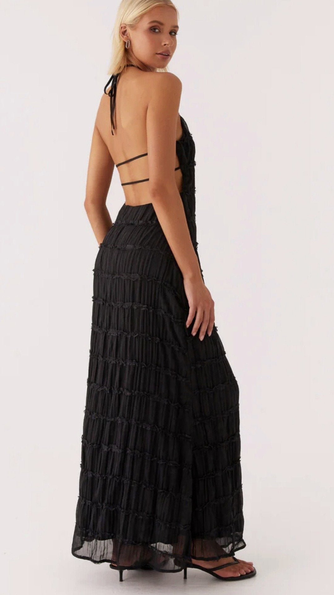 🌺 THE HALTER BACKLESS MAXI: OPEN BACK, SELF-TIE STRAPS, FULLY LINED — YOUR MOST SOPHISTICATED SUMMER DRESS 🌺