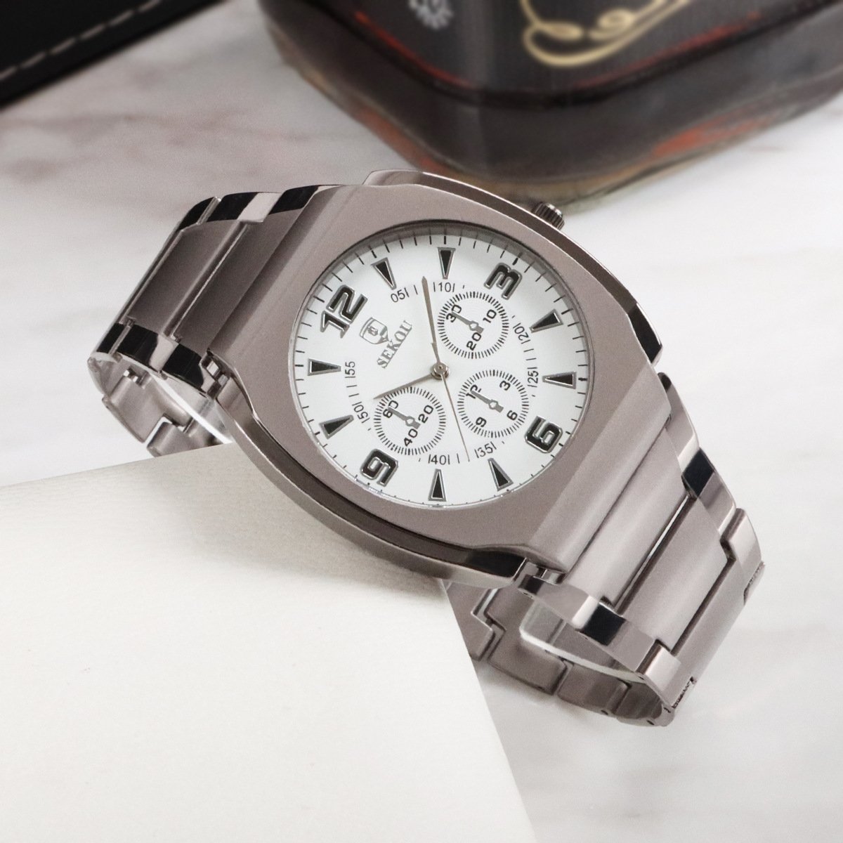 Alloy-Case Quartz Watch